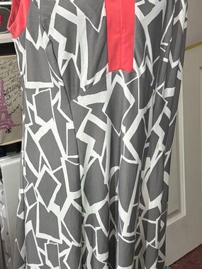 JEM Gray and White Patterned Accessory